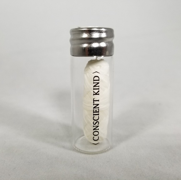 Vegan Waxed Zero-Waste Dental Floss - Mint - Picture 2 of 7